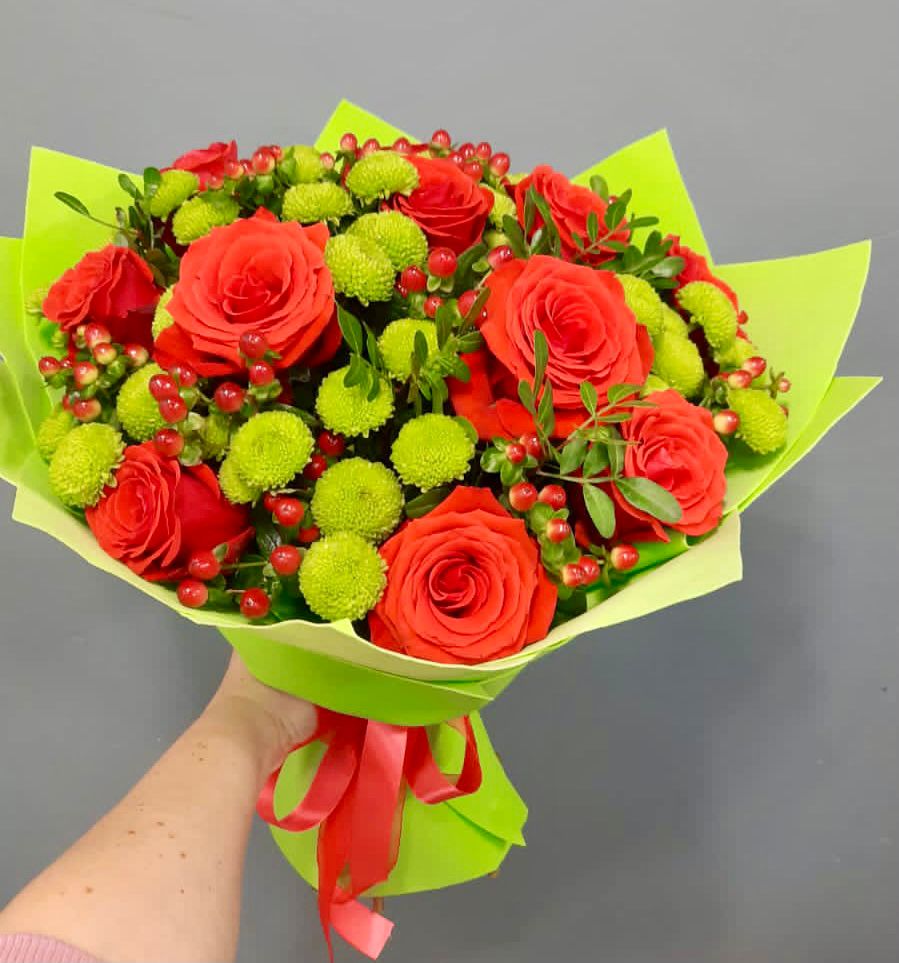 Букет цветов из: Хризантемы и Розы в Бородино