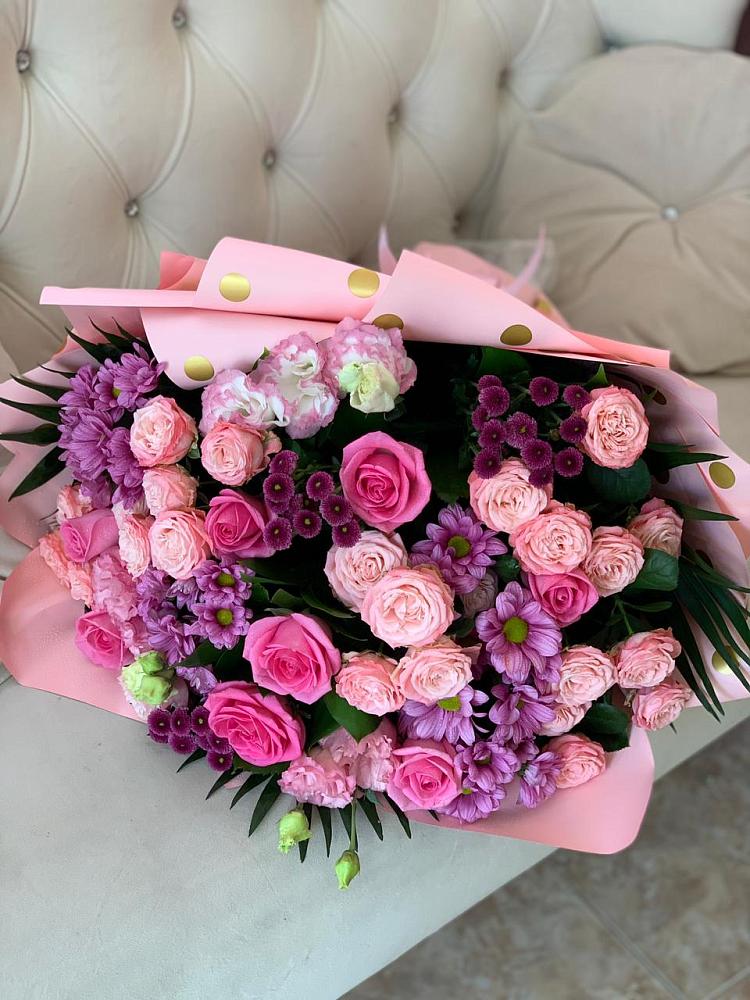 Букет цветов из: Хризантемы, Розы и Лизиантусы в Бородино