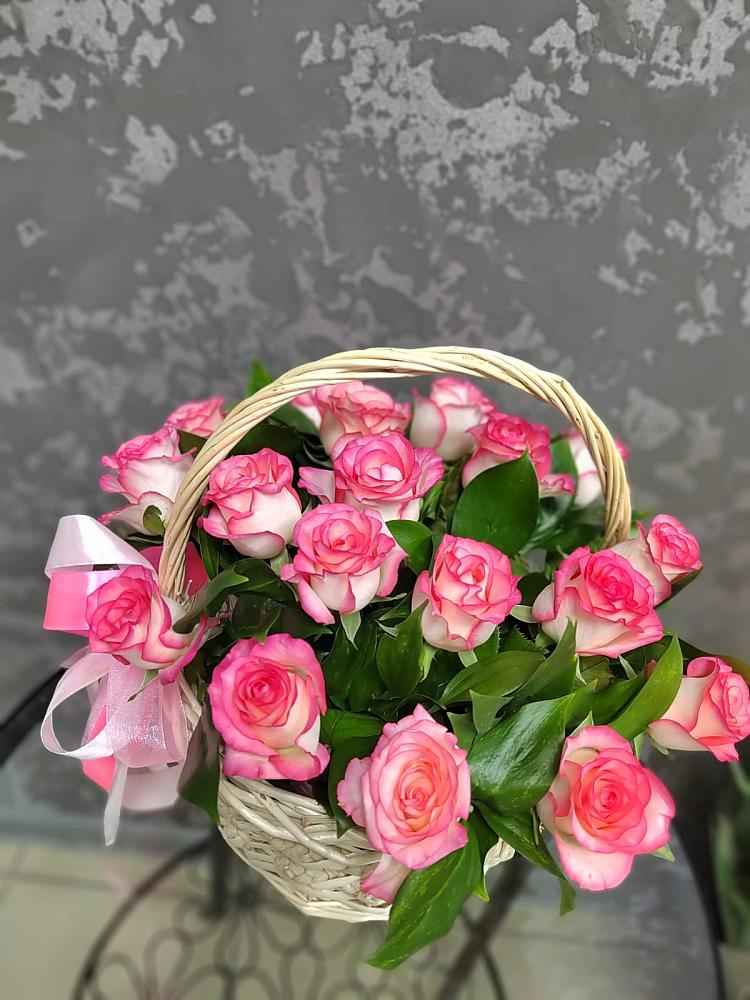 Цветочная композиция из Розы в корзине в Бородино