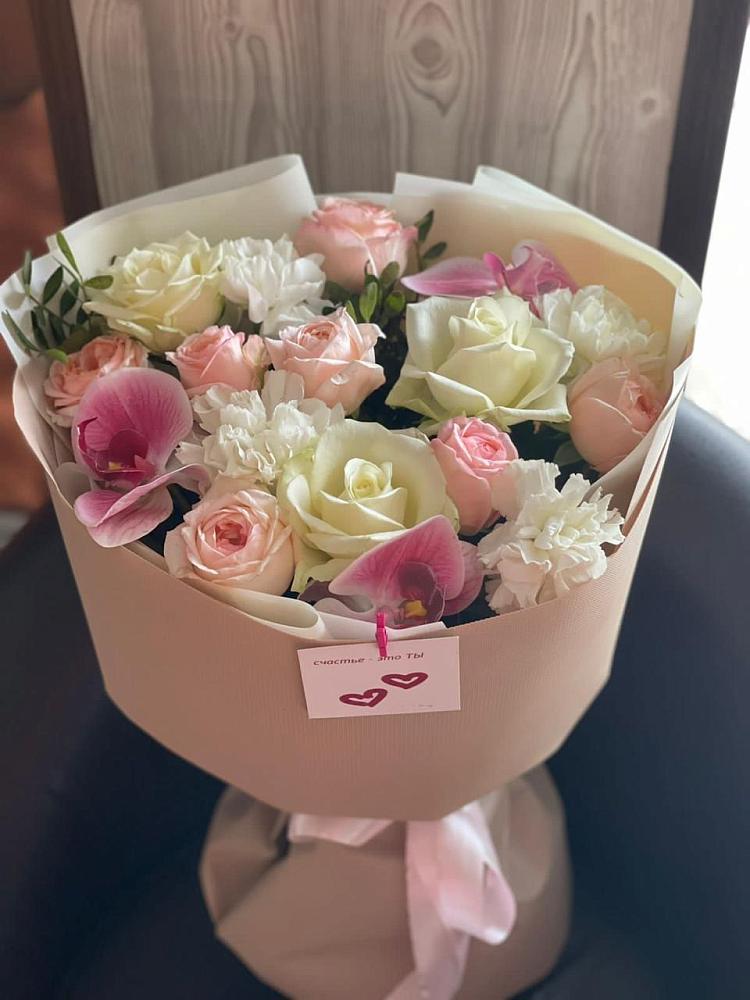 Букет цветов из: Орхидеи, Розы и Гвоздики в Бородино