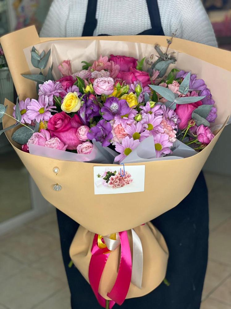 Букет цветов из: Хризантемы, Гвоздики и Альстромерии в Бородино