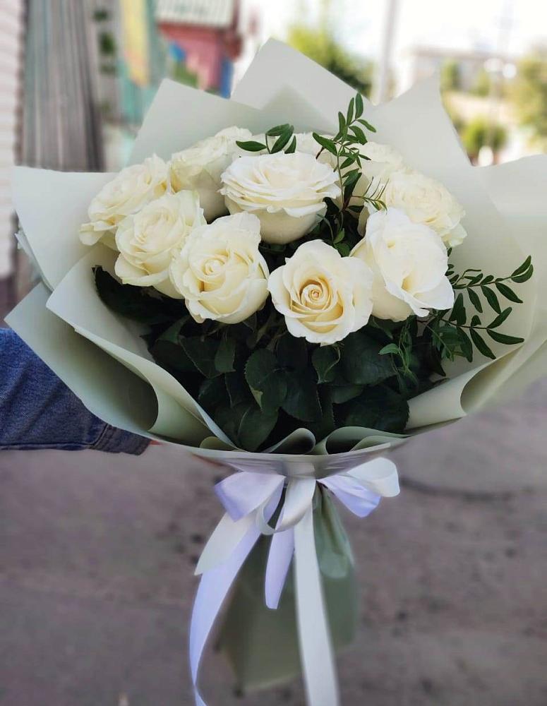 Букет Белые розы Проуд в Бородино