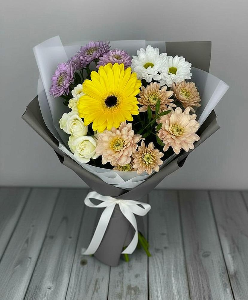 Букет цветов из: Розы, Герберы и Хризантемы в Бородино