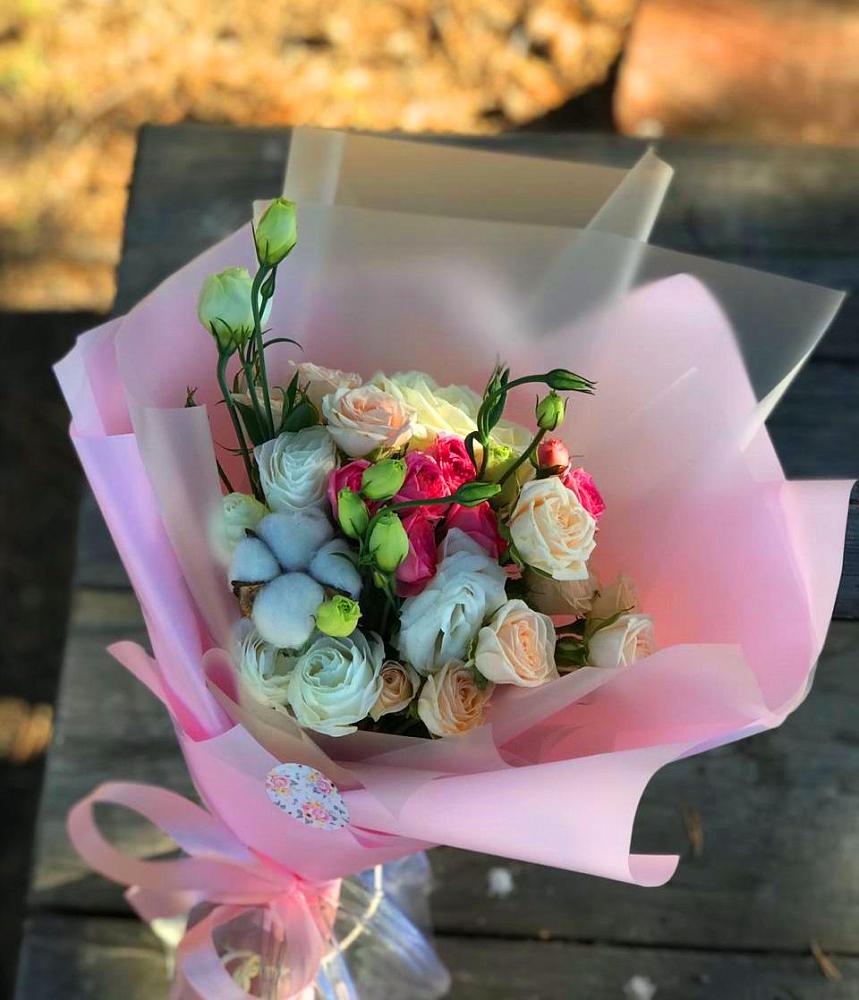 Букет цветов из: Розы и Лизиантусы в Бородино