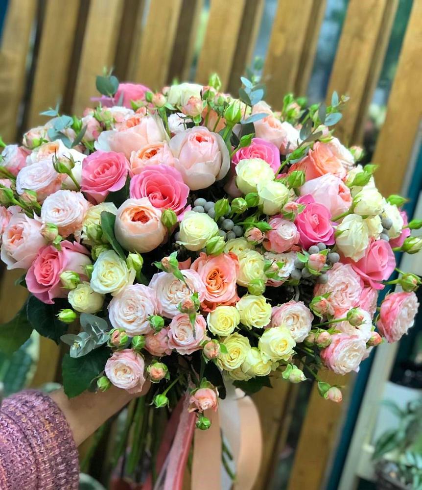 Букет цветов из: Розы в Бородино